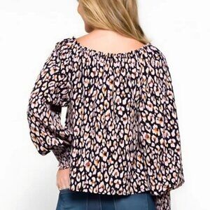 Like New Sanctuary Long Sleeve Sunshine Top in Black/Animal Dot Size Small